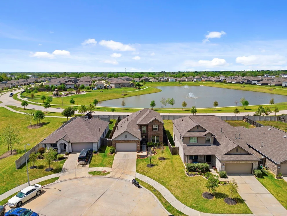 Unit for sale at 5142 Dunstable Manor Lane, Rosharon, TX 77583