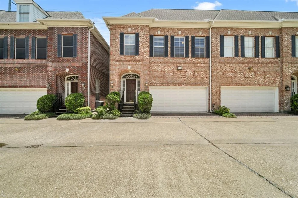 Unit for sale at 1931 Woodbury Street, Houston, TX 77030