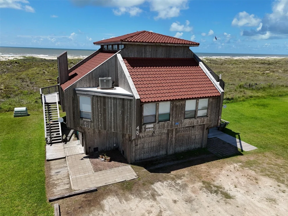 Unit for sale at 304 Private Road 640, Matagorda, TX 77457