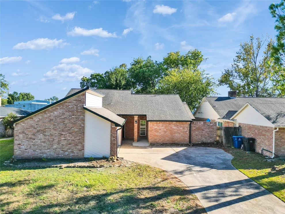 Unit for sale at 6303 Greenway Forest Lane, Houston, TX 77088