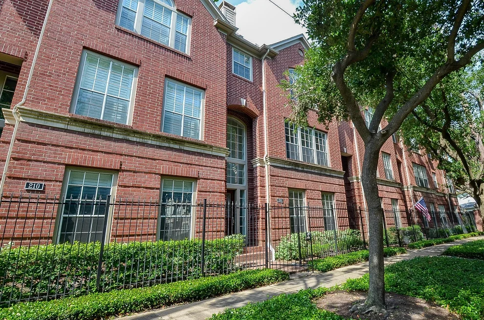 Unit for sale at 208 Bremond Street, Houston, TX 77006