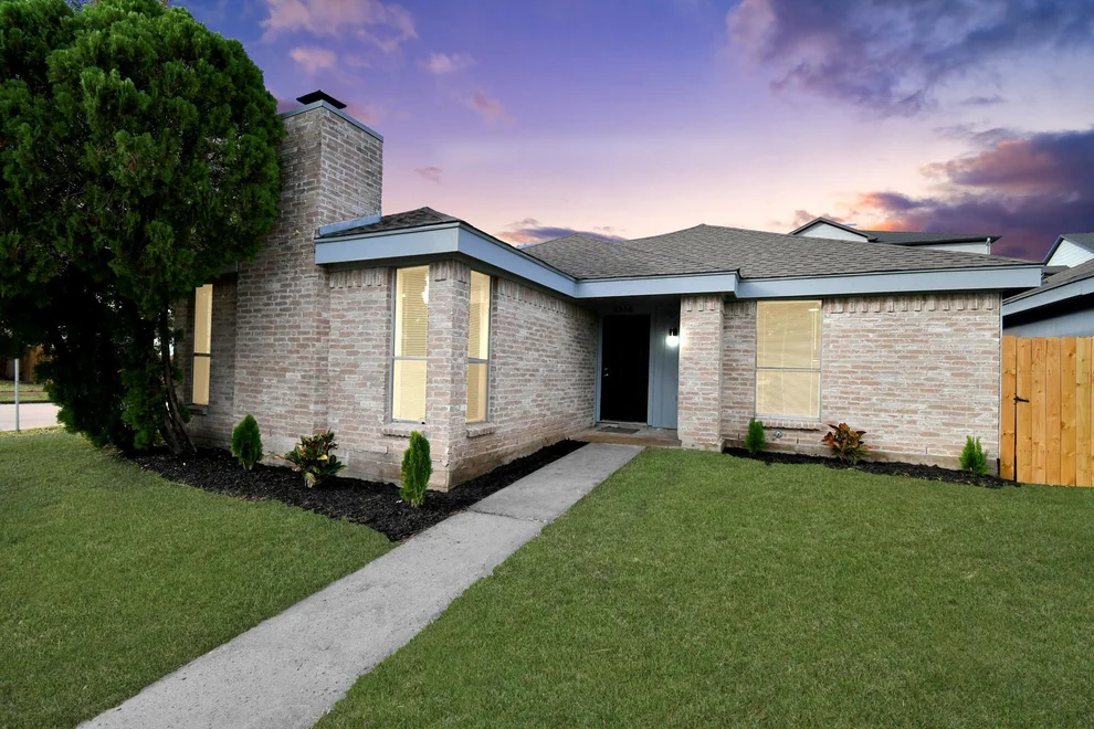 Unit for sale at 6258 Briar Glade Drive, Houston, TX 77072