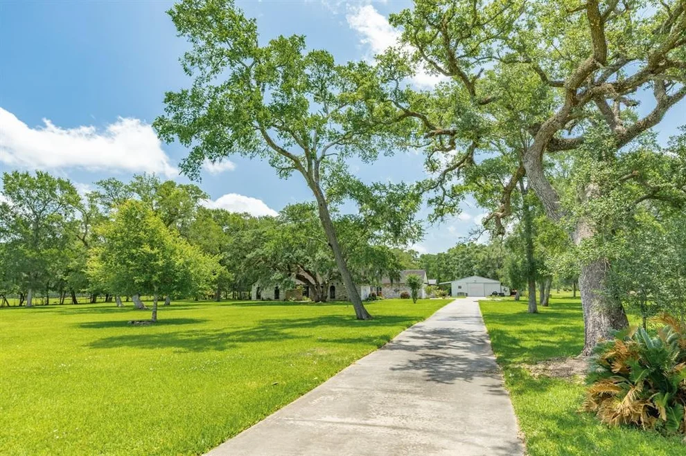 Unit for sale at 5599 County Road 362, Sweeny, TX 77480