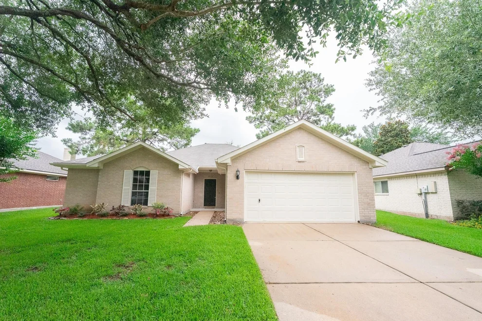 Unit for sale at 5109 Cherrywood Court, League City, TX 77573