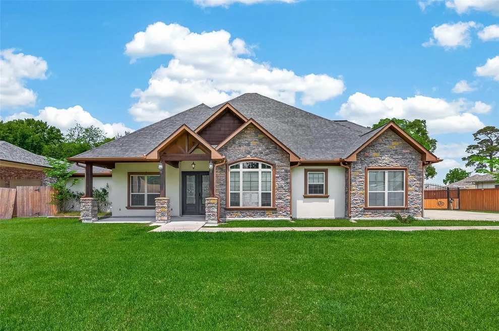 Unit for sale at 122 Whites Lake Estates Drive, Highlands, TX 77562