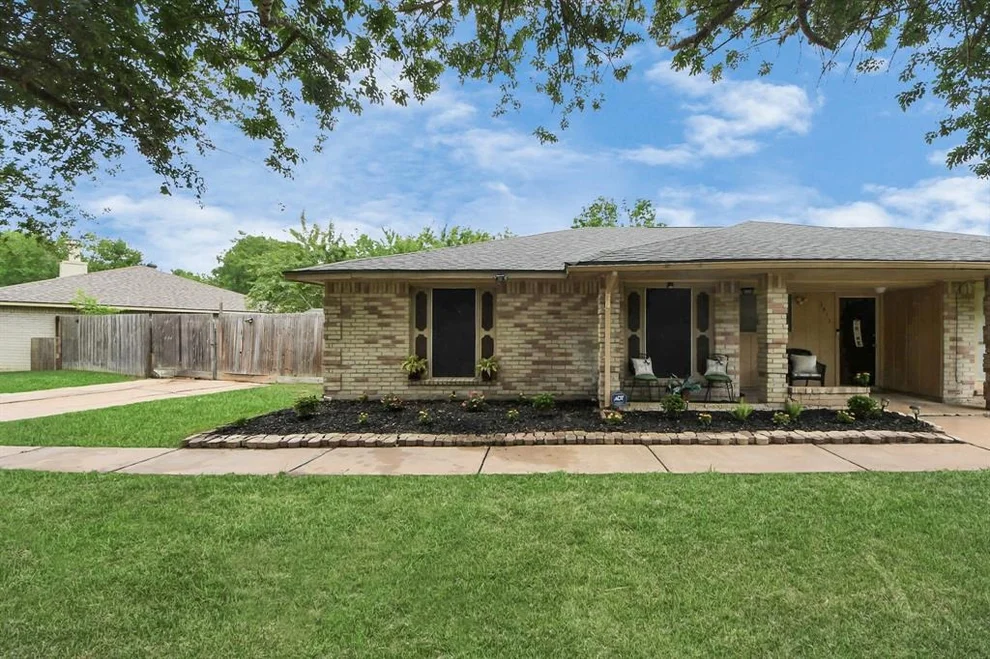 Unit for sale at 3803 Meadow Place Drive, Houston, TX 77082