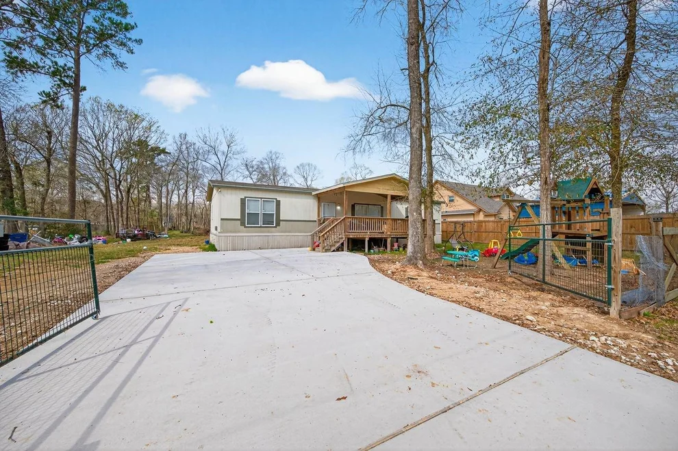 Unit for sale at 101 County Road 3189b, Cleveland, TX 77327