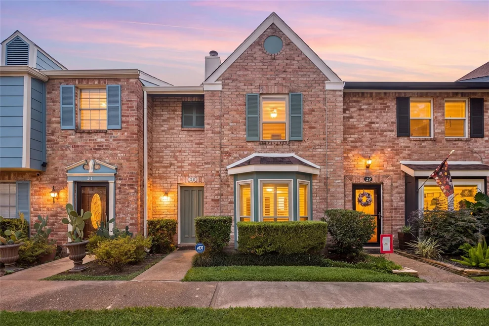 Unit for sale at 5800 Lumberdale Road, Houston, TX 77092