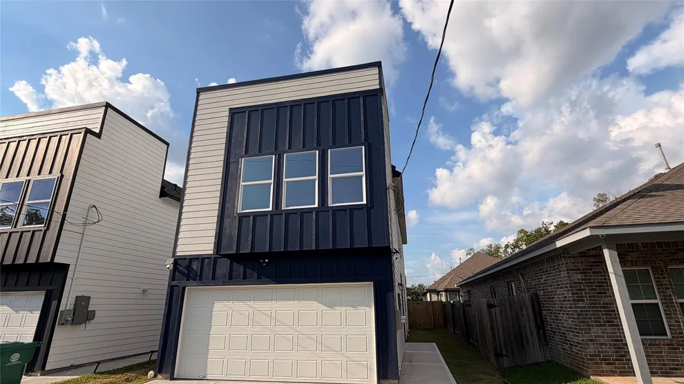 Unit for sale at 7821 Angus Street, Houston, TX 77028
