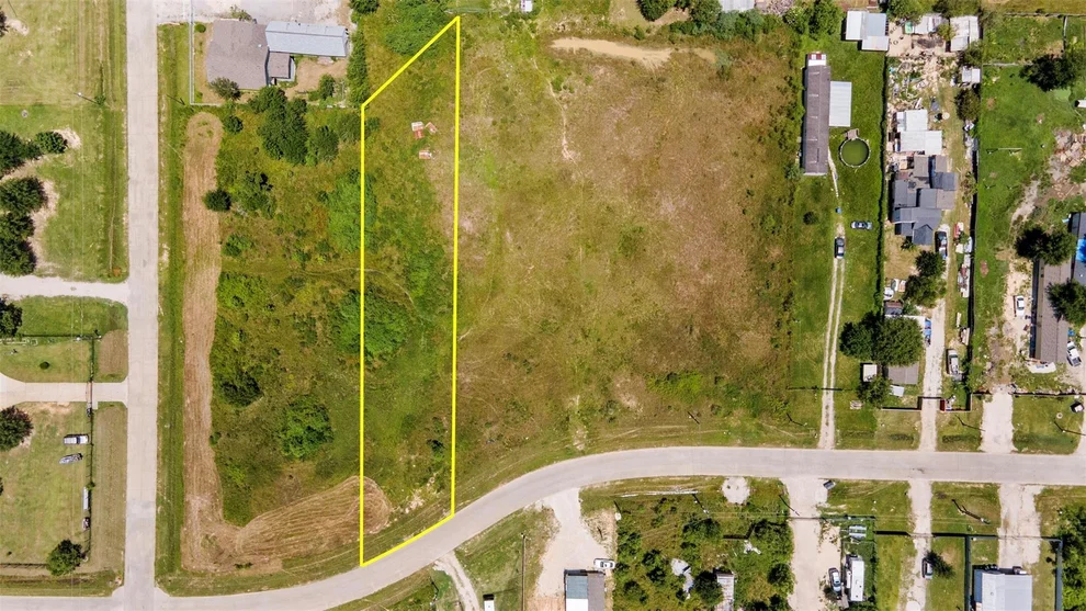 Unit for sale at 975 County Road 3548, Cleveland, TX 77327