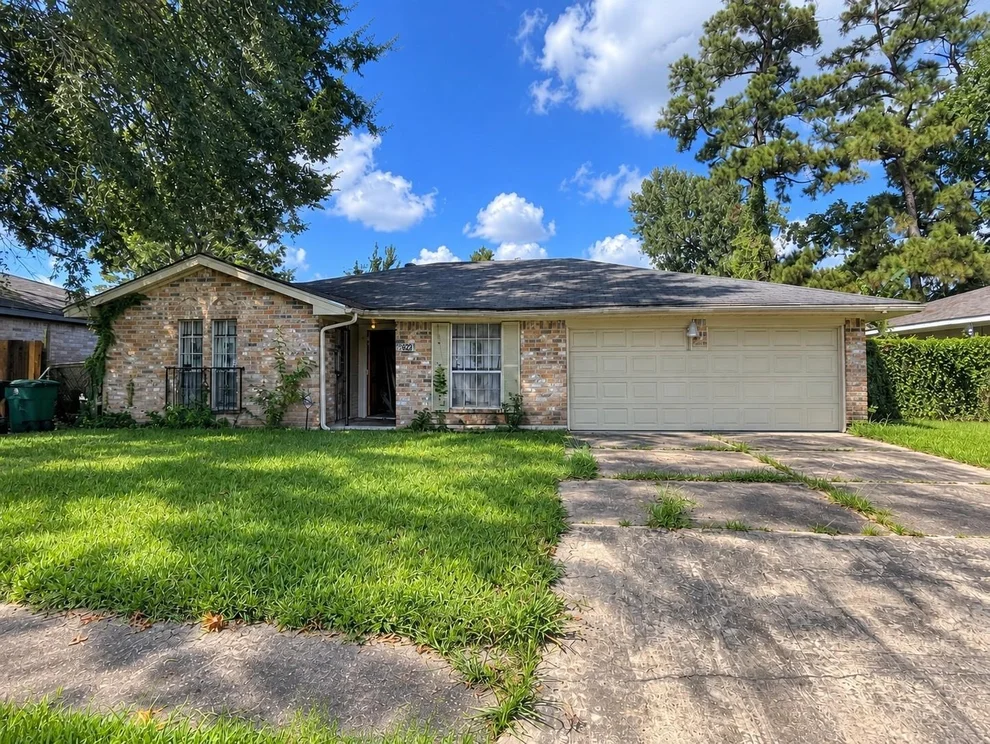 Unit for sale at 9623 Glenwood Forest Drive, Houston, TX 77078