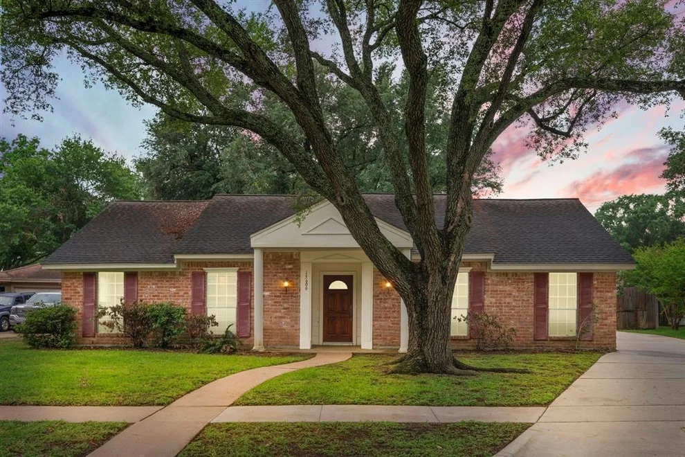 Unit for sale at 15609 Australia Street, Houston, TX 77040