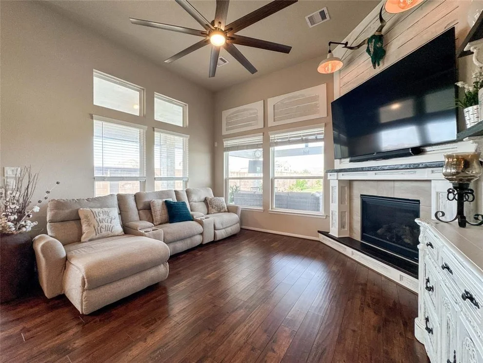 Unit for sale at 2518 Kelson Cove Drive, Texas City, TX 77568