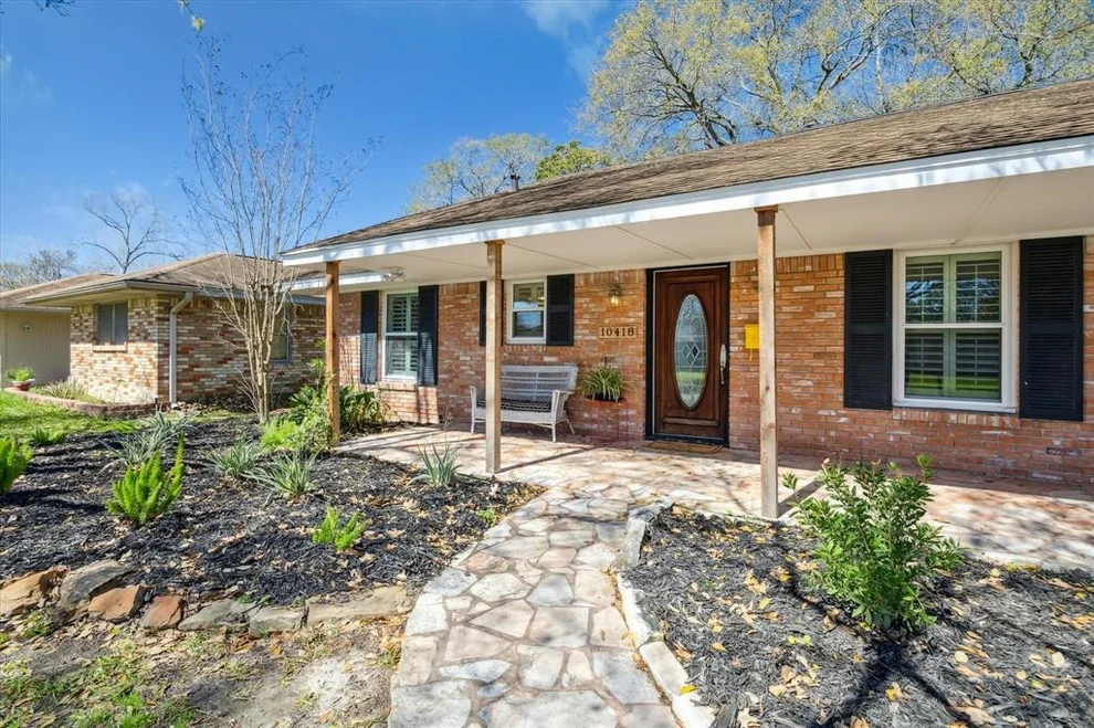 Unit for sale at 10418 Brinwood Drive, Houston, TX 77043
