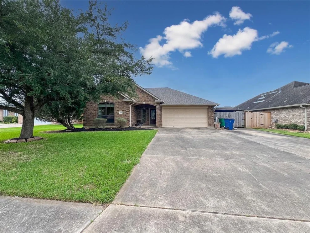 Unit for sale at 110 Hummingbird Court, Richwood, TX 77566