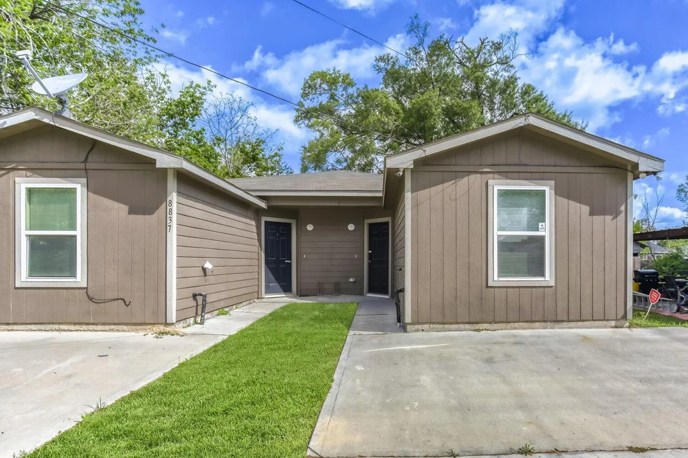 Unit for sale at 8837 Crestview Drive, Houston, TX 77078