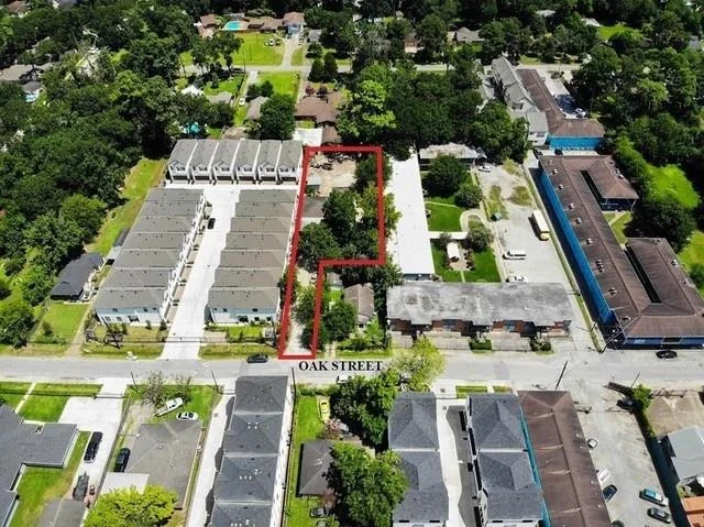 Unit for sale at 910 1/2 Oak Street, Houston, TX 77018