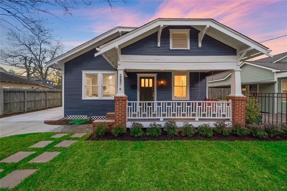 Unit for sale at 2231 Singleton Street, Houston, TX 77008