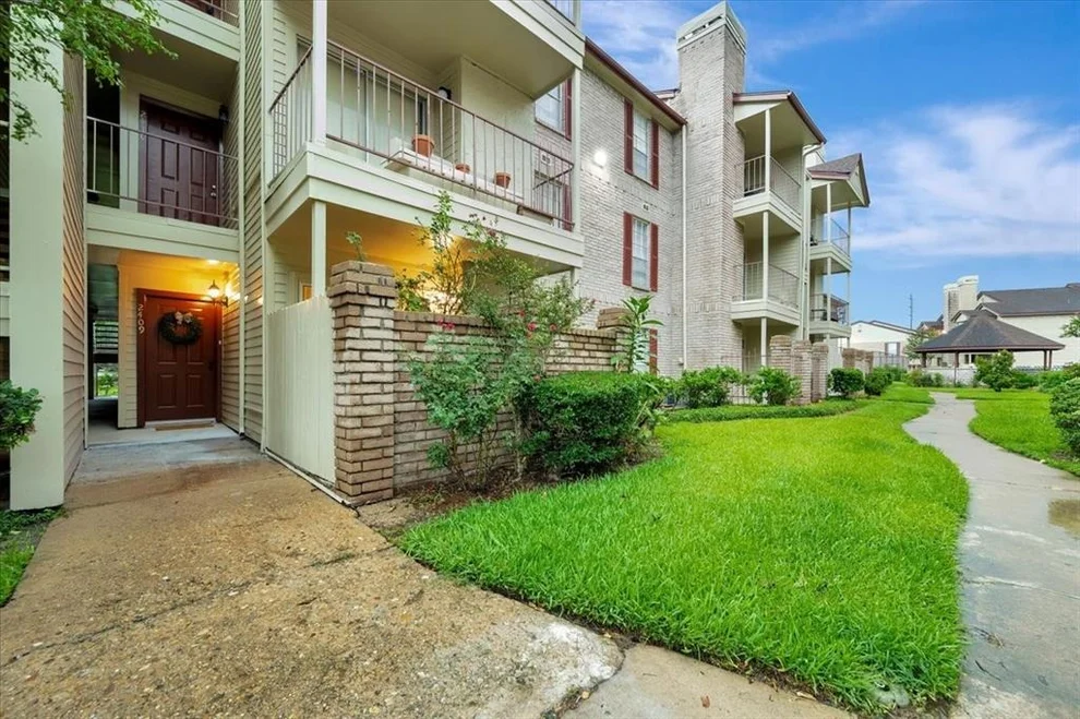 Unit for sale at 2120 El Paseo Street, Houston, TX 77054