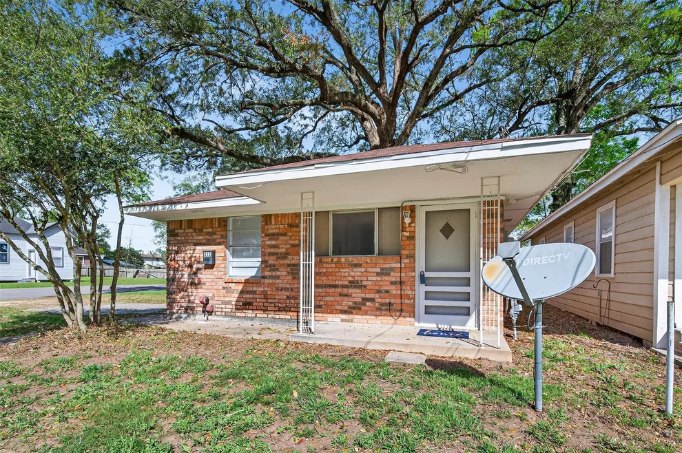 Unit for sale at 312 Travis Street, Richmond, TX 77469