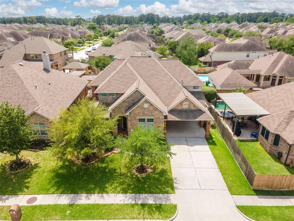 Unit for sale at 22423 Wenbury Drive, Tomball, TX 77375