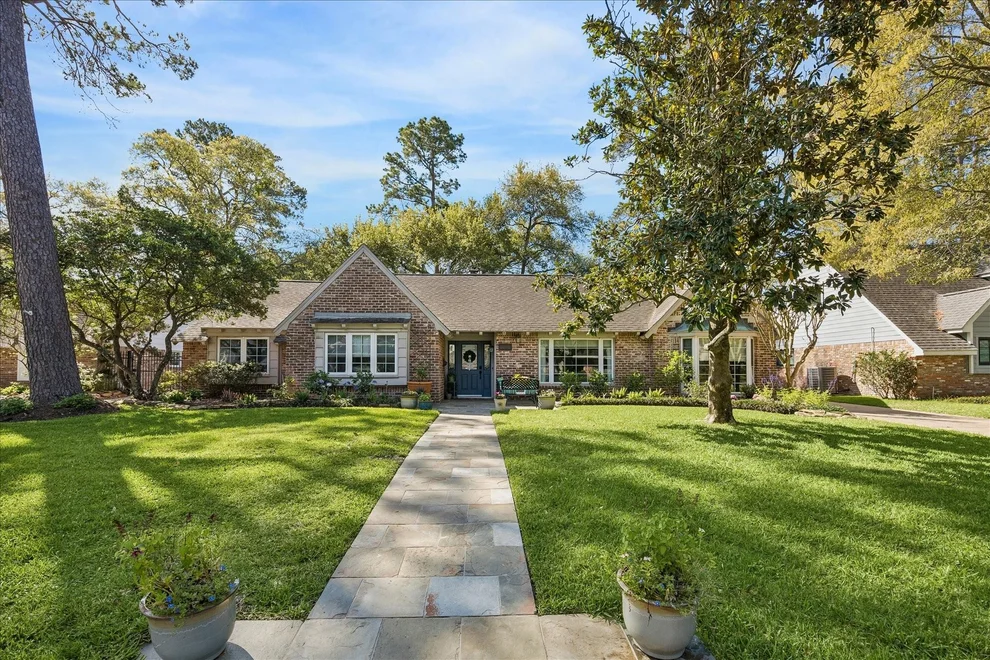 Unit for sale at 13915 Pinerock Lane, Houston, TX 77079