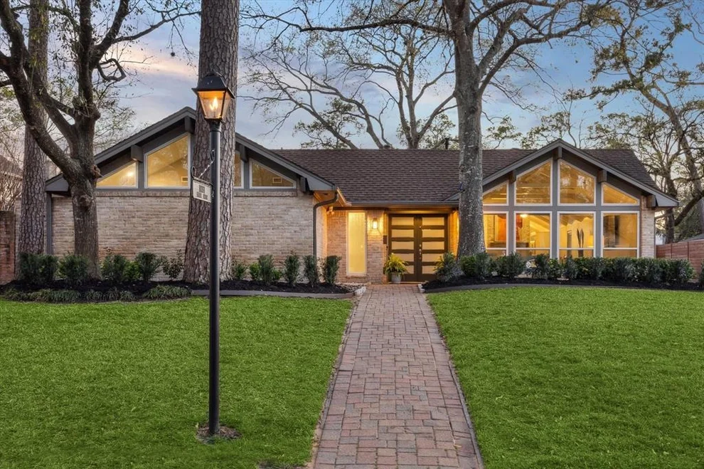Unit for sale at 10031 Briar Drive, Houston, TX 77042