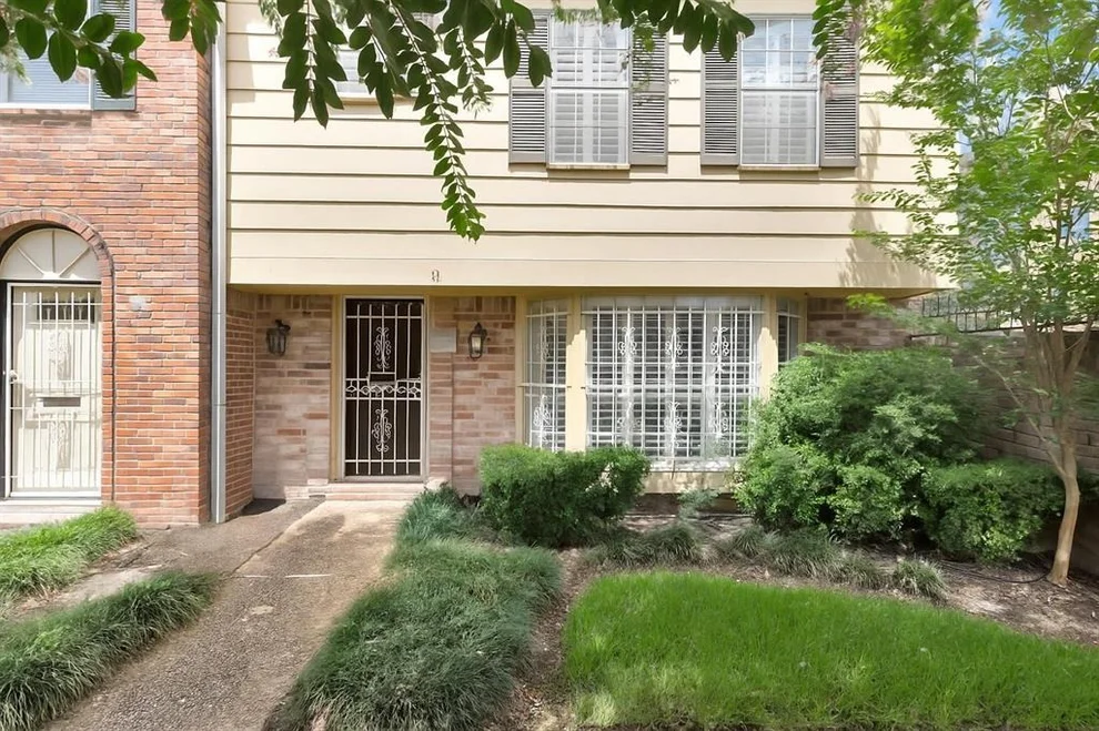 Unit for sale at 6350 Briar Rose Drive, Houston, TX 77057