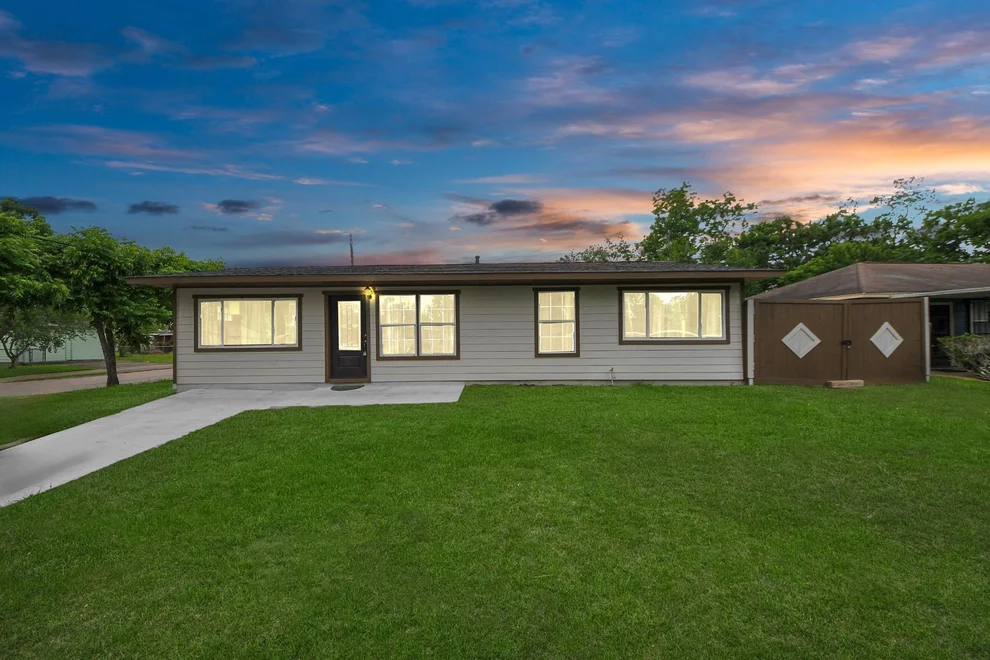Unit for sale at 5903 Belneath Street, Houston, TX 77033