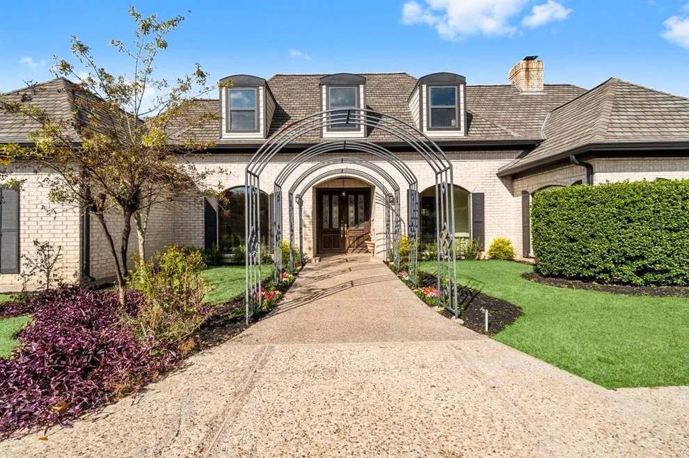 Unit for sale at 242 Dawns Edge Drive, Montgomery, TX 77356