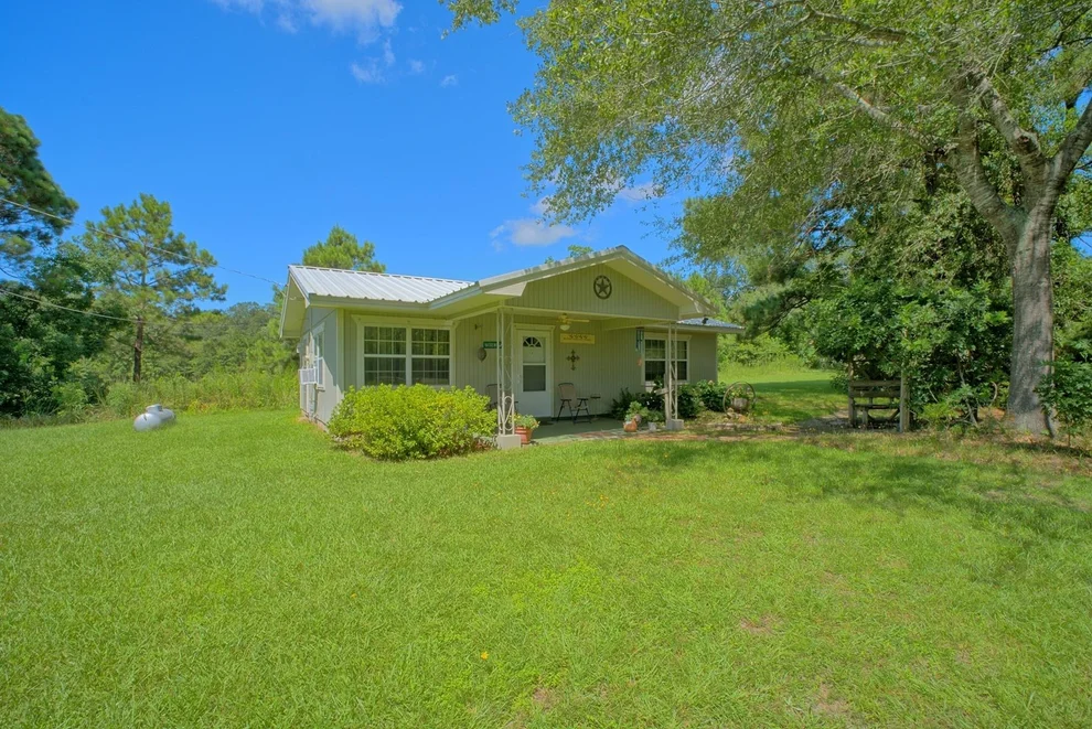 Unit for sale at 9614 State Hwy 87s Highway, Hemphill, TX 75948
