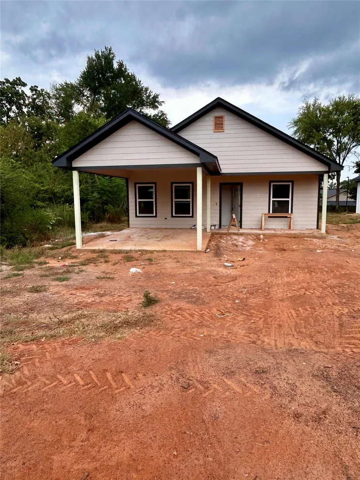 Unit for sale at 616 Oak Street, Longview, TX 75605