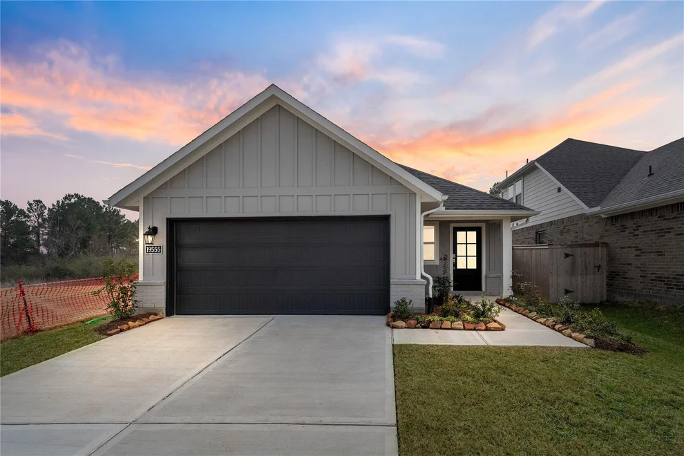 Unit for sale at 19555 Montgomery Ridge Way, Montgomery, TX 77316