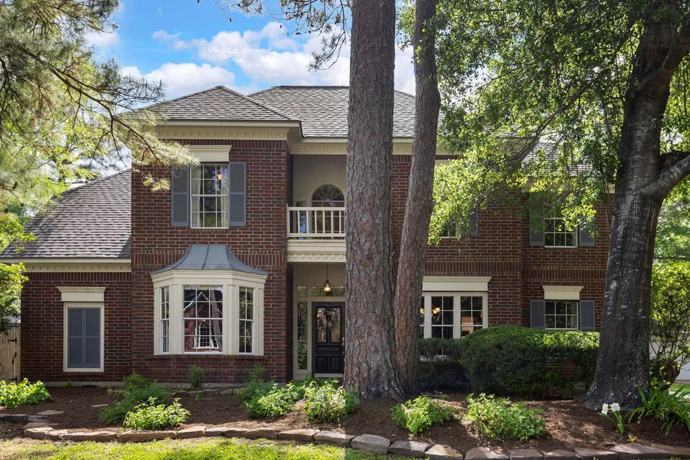 Unit for sale at 130 Quiet Oak Circle, The Woodlands, TX 77381