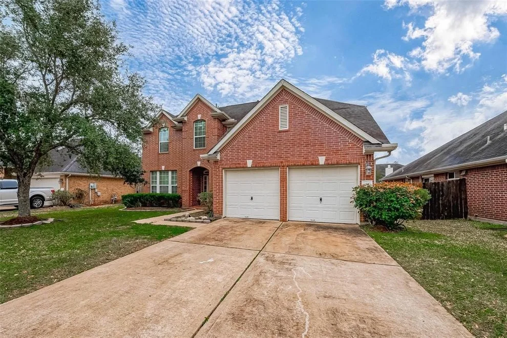 Unit for sale at 7610 Waterlilly Lane, Pearland, TX 77581