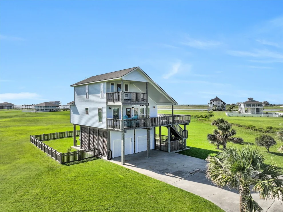 Unit for sale at 3902 Warrior Court, Galveston, TX 77554