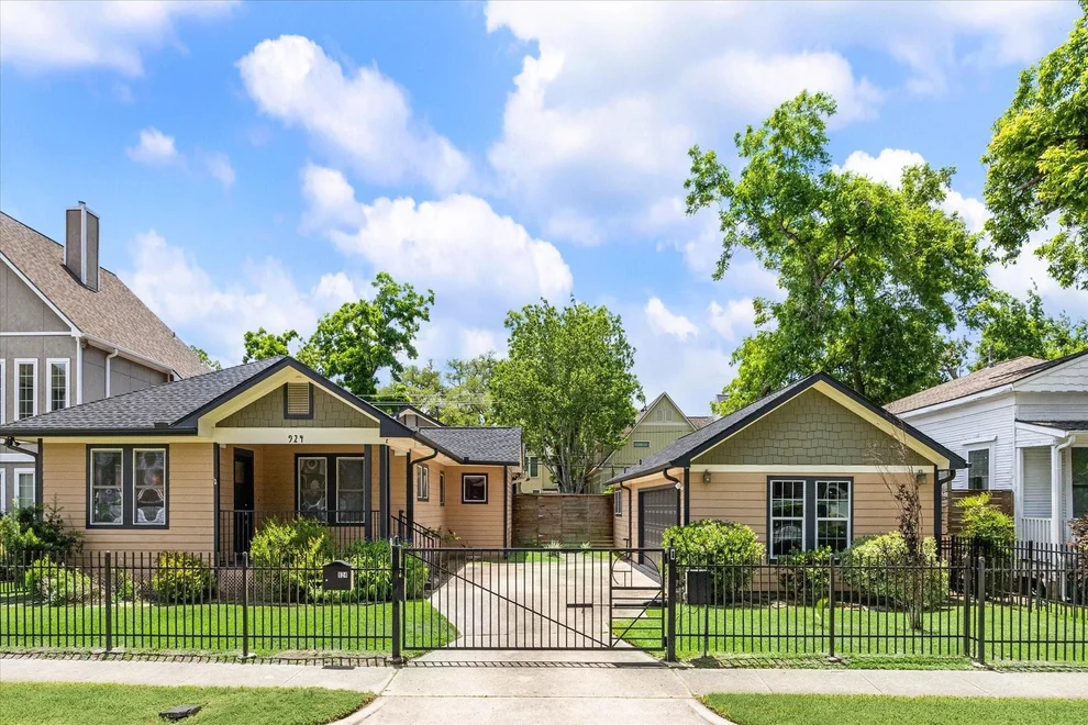 Unit for sale at 924 E 27th Street, Houston, TX 77009