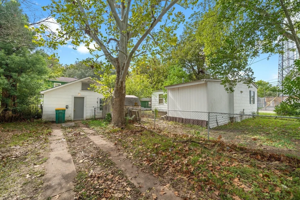 Unit for sale at 404 N 7th Street, Baytown, TX 77520