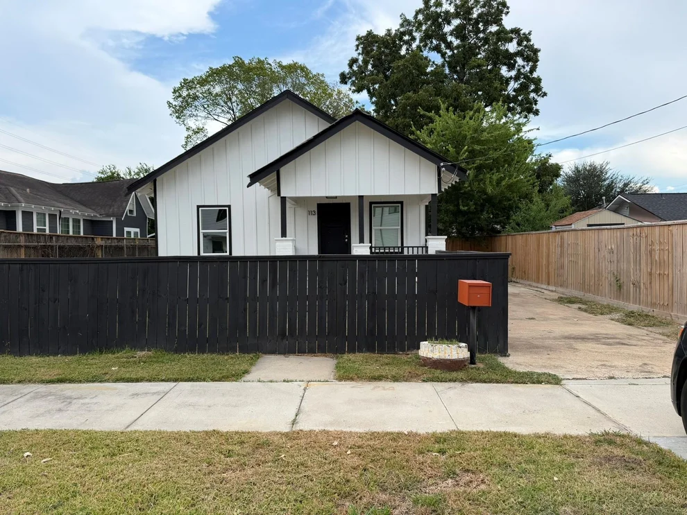 Unit for sale at 113 Delmar Street, Houston, TX 77011