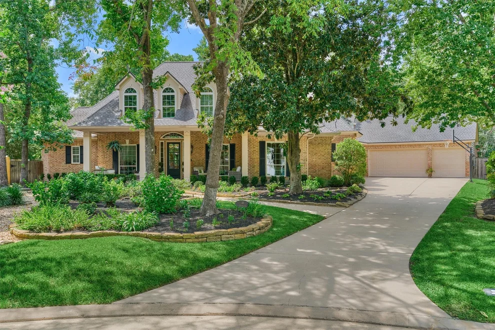 Unit for sale at 18 Treevine Court, The Woodlands, TX 77381