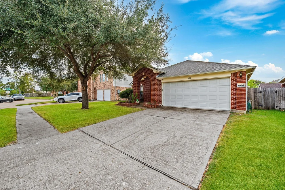 Unit for sale at 8526 Ralstons Ridge Drive, Houston, TX 77083