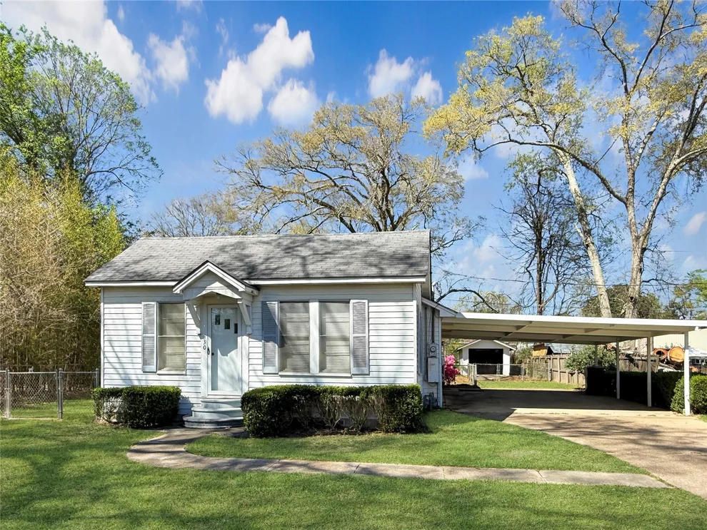 Unit for sale at 430 W Water Street, Jasper, TX 75951
