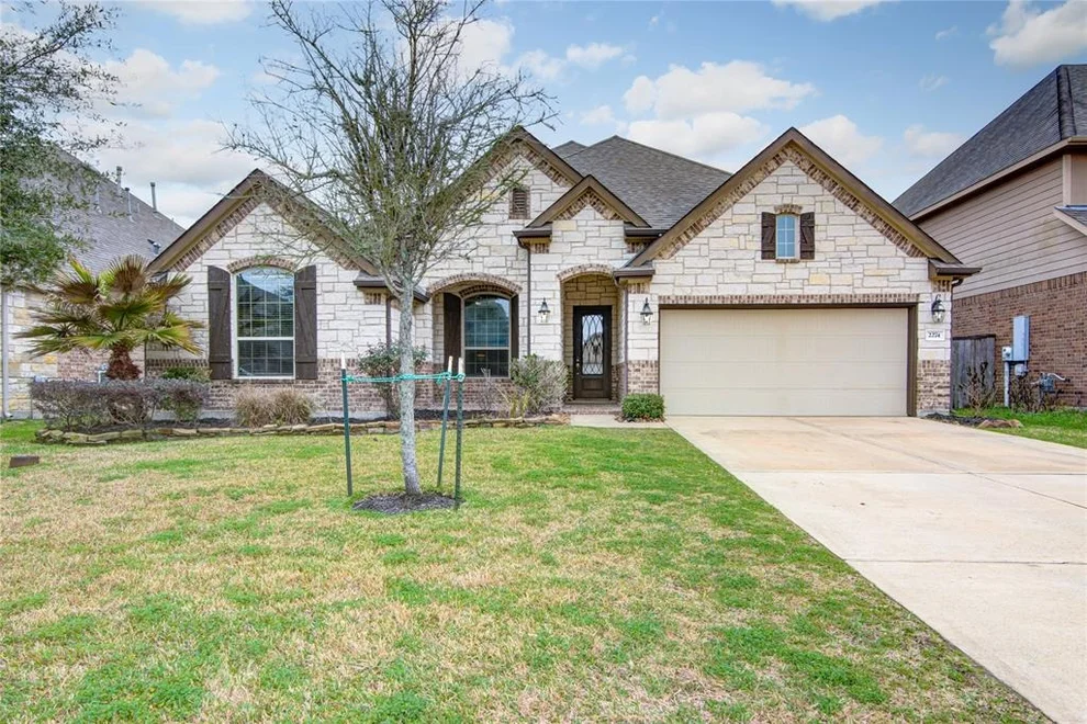 Unit for sale at 2274 Oakleaf Trail Lane, League City, TX 77573
