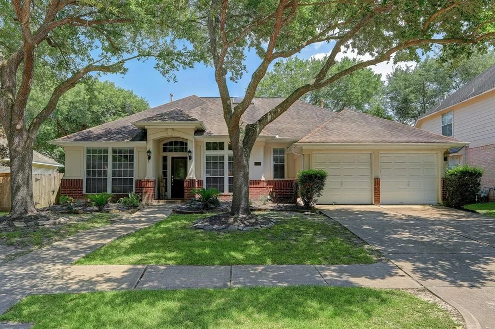 Unit for sale at 1722 Rustic Oak Lane, Pasadena, TX 77586