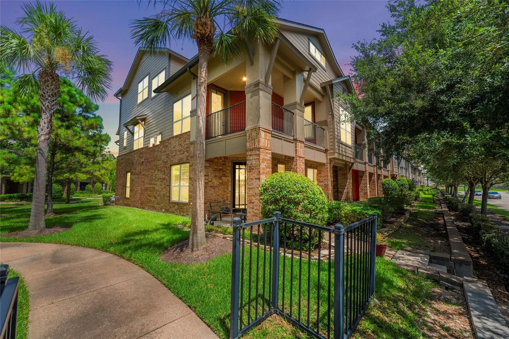 Unit for sale at 403 Marina View Drive, Webster, TX 77598