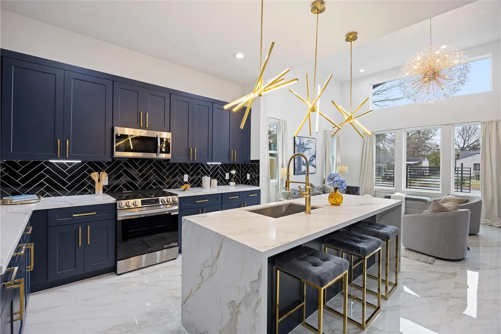 Unit for sale at 8151 Glenhollow Drive, Houston, TX 77033