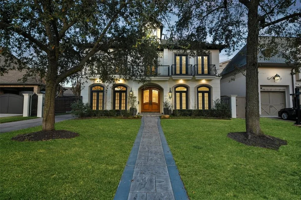 Unit for sale at 3315 Banbury Place, Houston, TX 77027