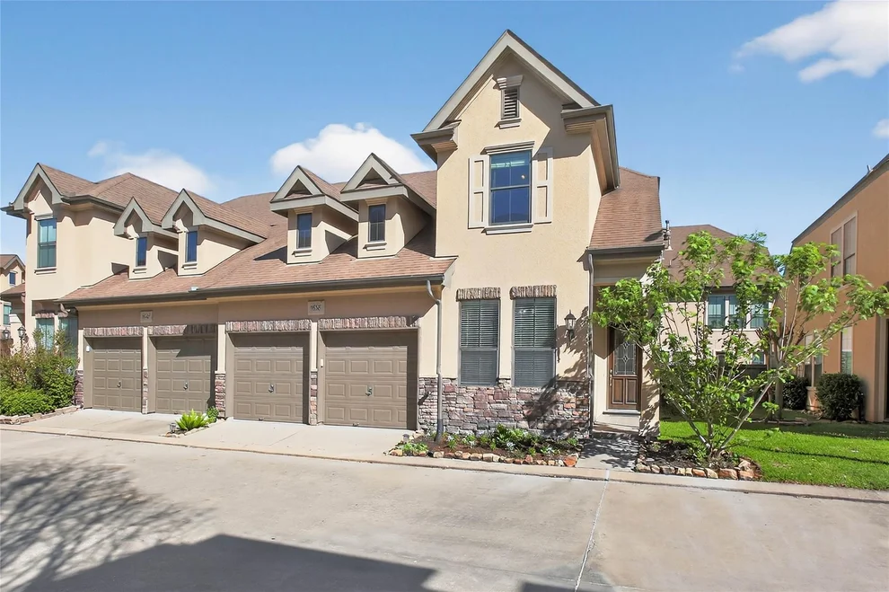 Unit for sale at 11638 Royal Oaks View, Houston, TX 77082