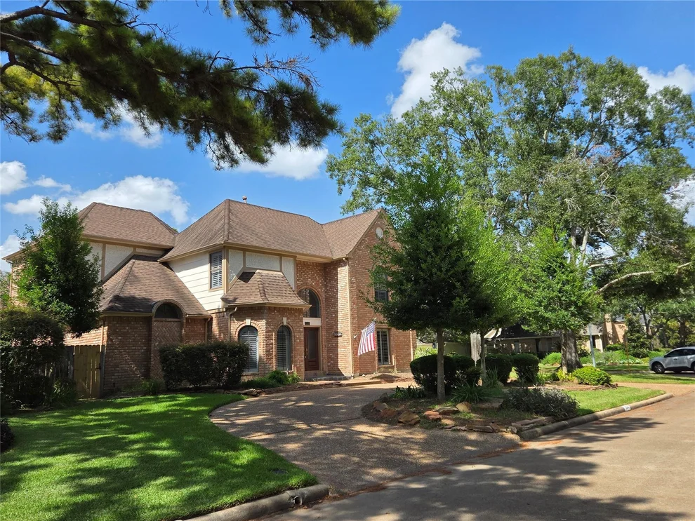 Unit for sale at 18302 Longmoor Drive, Houston, TX 77084