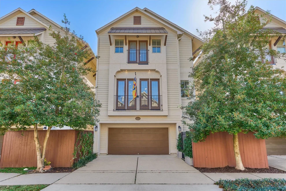 Unit for sale at 1114 W 15th Street, Houston, TX 77008